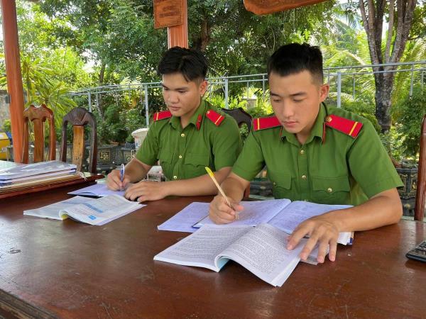 Gieo ước mơ trong màu áo lính