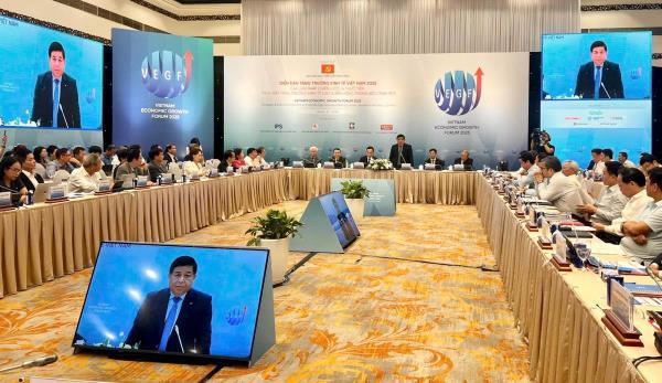 Diễn đàn Tăng trưởng kinh tế Việt Nam 2025: Thúc đẩy tăng trưởng kinh tế cao và bền vững