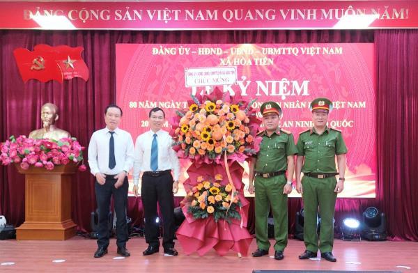 Trang trọng Lễ kỷ niệm 80 năm Ngày truyền thống Công an nhân Việt Nam và 20 năm Ngày hội toàn dân bảo vệ an ninh Tổ quốc xã Hòa Tiến