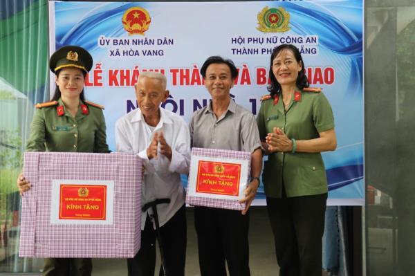 Hội Phụ nữ Công an TP Đà Nẵng khánh thành và bàn giao Ngôi nhà 19/8 cho gia đình chính sách