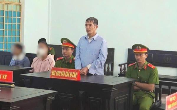 Yêu râu xanh xộ khám