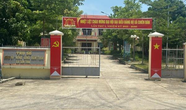 Lãnh đạo xã Chiên Đàn nói lý do cán bộ bị khởi tố nhưng vẫn được bố trí làm việc