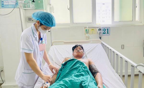 Kịp thời cấp cứu 2 cha con nghi bị ngộ độc botulinum