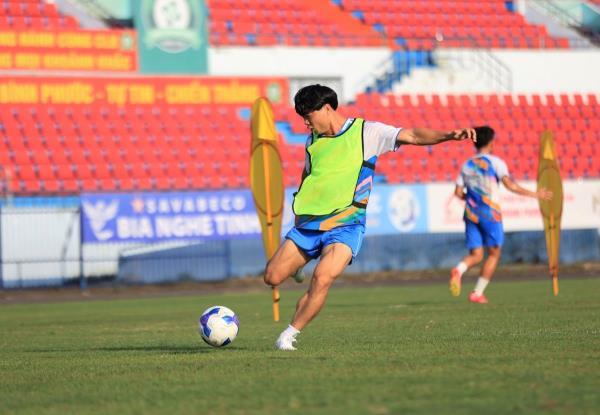 Công Phượng chấn thương