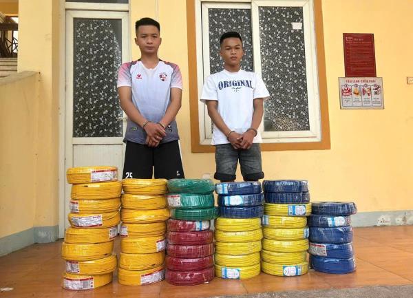 Anh em ruột cùng đi trộm