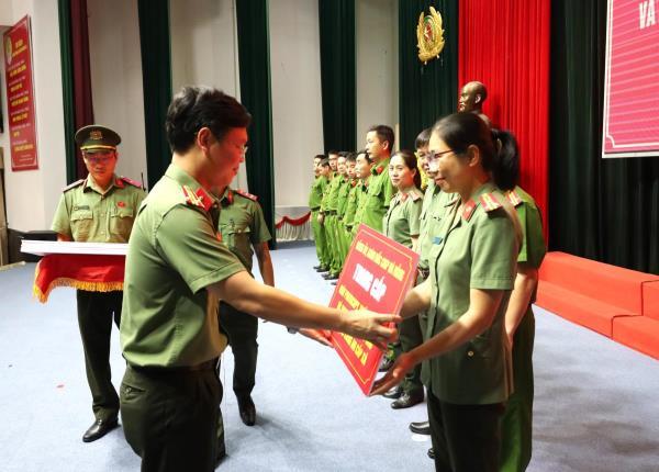 Trang bị hậu cần cho lực lượng Công an cấp xã đáp ứng nhu cầu trong tình hình mới