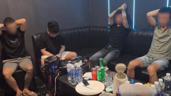 Đột kích quán Air Force One, phát hiện 4 đối tượng sử dụng ma túy