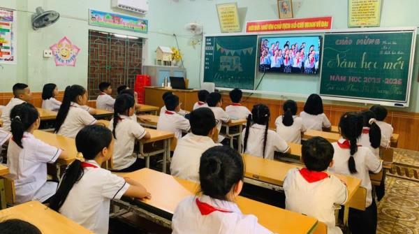 Nghệ An tạm dừng kế hoạch vận động tài trợ giáo dục