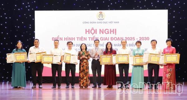 Tôn vinh 82 tập thể và cá nhân điển hình tiên tiến ngành Giáo dục Việt Nam