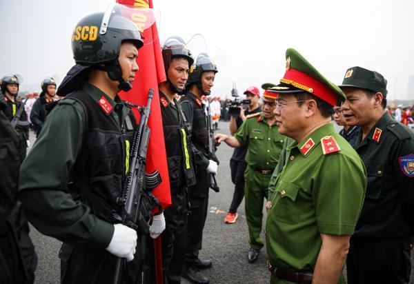 Huấn luyện nghiêm túc, thể hiện sức mạnh, tính chính quy, tinh nhuệ của lực lượng Cảnh sát cơ động