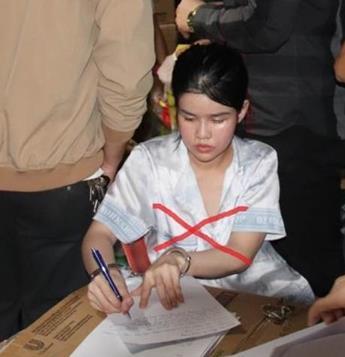 Bắt 2 bố con hotgirl buôn ma túy