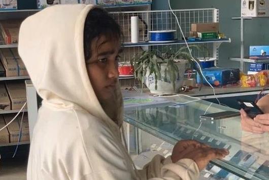 Sơn nữ đi cướp giật điện thoại