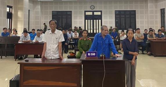 Vợ chồng chủ doanh nghiệp tự ý xẻ đất nhà nước để bán