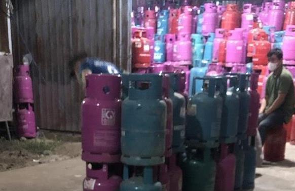 Tạm giữ hàng ngàn vỏ bình LPG không có hóa đơn chứng từ