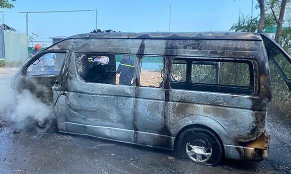 Bà hỏa thiêu xe cứu thương