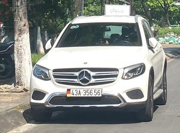 Chưa có hồi kết trong vụ tranh chấp xe Mercedes
