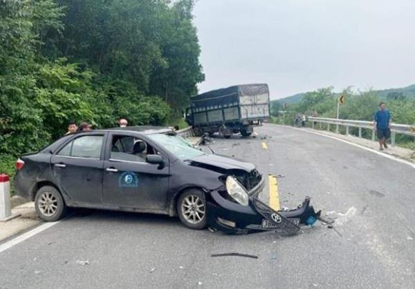 Gặp nạn trên đường