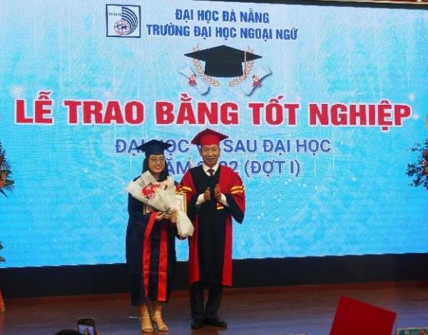 Trao bằng tốt nghiệp cho 598 tân Cử nhân và 3 tân Tiến sĩ