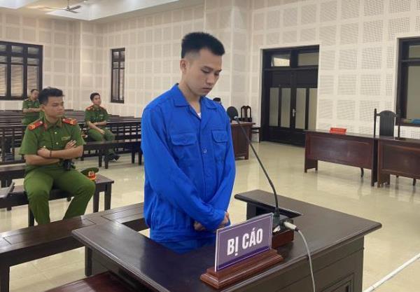 Lừa bán đất ảo lấy tiền mua Iphone cho bạn gái