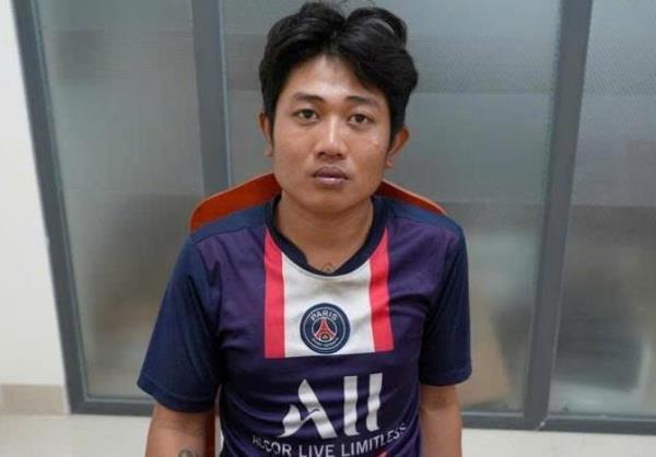 Bực tức bạn nhậu hẹn tăng 2 mà không đến, thanh niên đập phá hàng loạt ô tô đậu trên đường