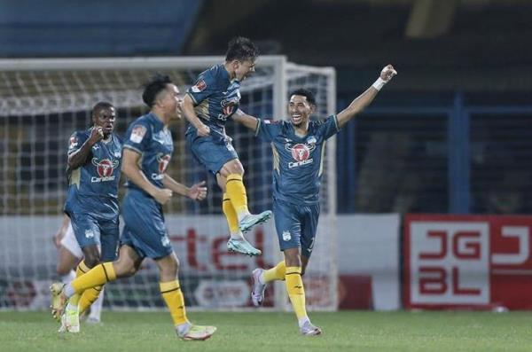 Nhìn lại vòng 5- V-League 2023: Nhịn miệng đãi khách