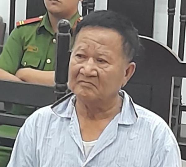 Lại đi tù vì xử hàng xóm