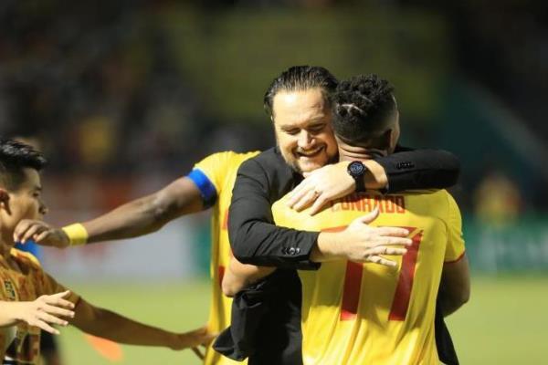 HLV Popov trở lại Thanh Hóa