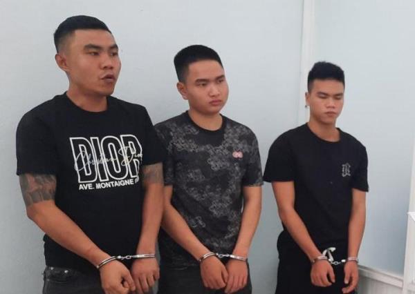 Trốn lên núi cũng không thoát