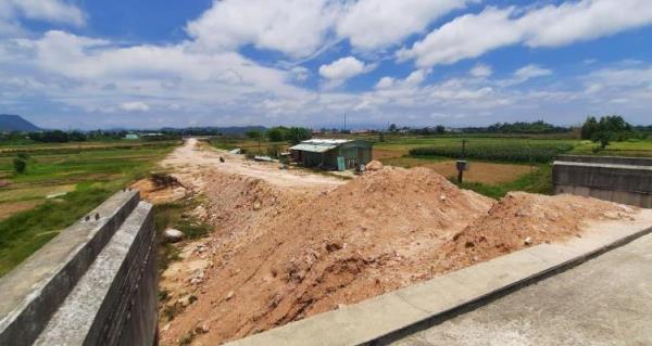 Vì sao dự án đường ĐH20 chậm tiến độ?