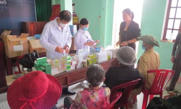 Khám bệnh và cấp thuốc miễn phí cho 1.000 người dân