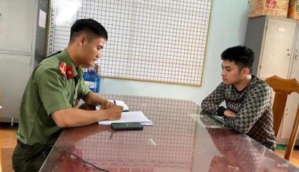 Bị phạt vì tự sướng câu view