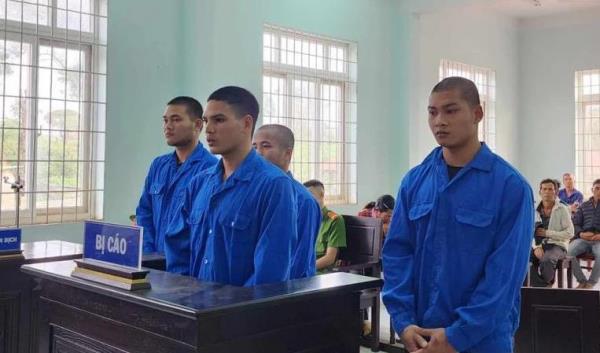 Trai bản ra đàng quấy phá