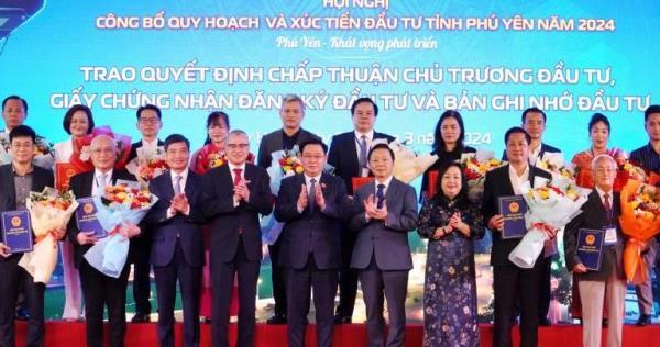 Chủ tịch Quốc hội Vương Đình Huệ dự Hội nghị công bố quy hoạch và xúc tiến đầu tư tỉnh Phú Yên