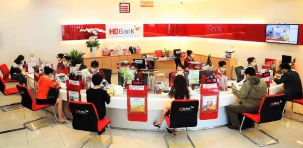 Người dân và doanh nghiệp dễ thở hơn khi lãi suất đồng loạt giảm