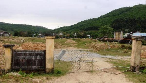 Biến khu thể thao thành bãi thải