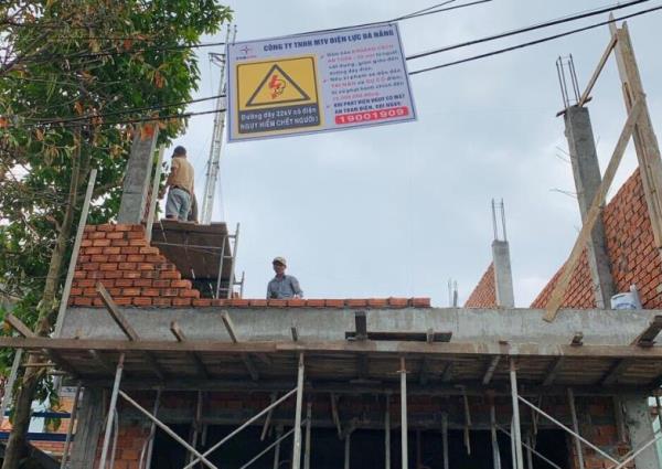 Chớ đùa với điện