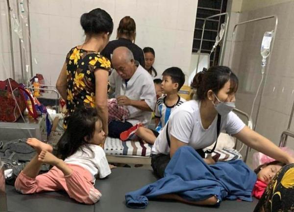 Hàng chục trẻ mầm non ở Nghệ An nhập viện nghi ngộ độc sữa chua