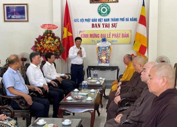 Lãnh đạo TP Đà Nẵng thăm, chúc mừng đại lễ Phật đản