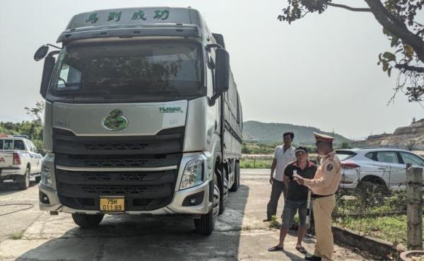 Hai ngày tạm giữ 3 vụ với hàng trăm sản phẩm do nước ngoài sản xuất