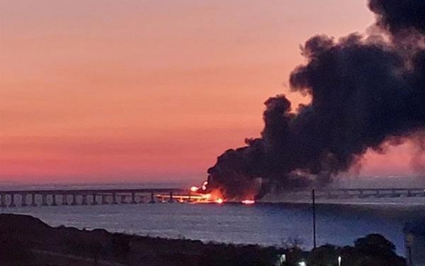 Xung đột Nga - Ukraine sẽ nguy hiểm hơn sau vụ nổ trên cầu Crimea?