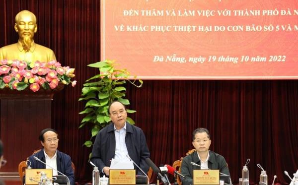 Chủ tịch nước Nguyễn Xuân Phúc: Tập trung hỗ trợ tốt nhất cho người dân