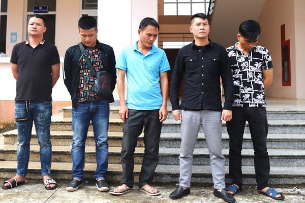 Bắt tạm giam nhóm côn đồ chém người trong quán bar