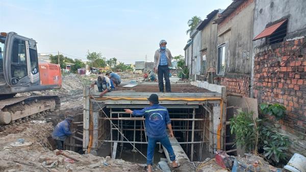 Bao giờ xong dự án tuyến cống thoát nước Khe Cạn?