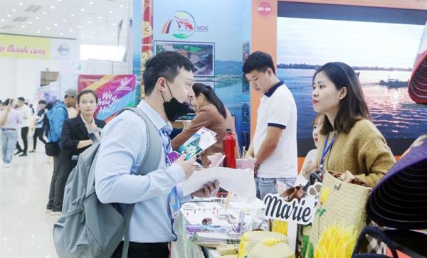 Chuyển đổi số là xu hướng tất yếu của ngành du lịch