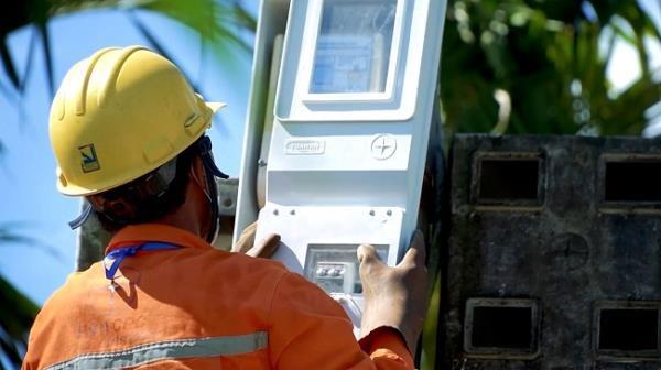 Lắp đặt công tơ điện tử đo xa: Giải pháp minh bạch trong mua bán điện