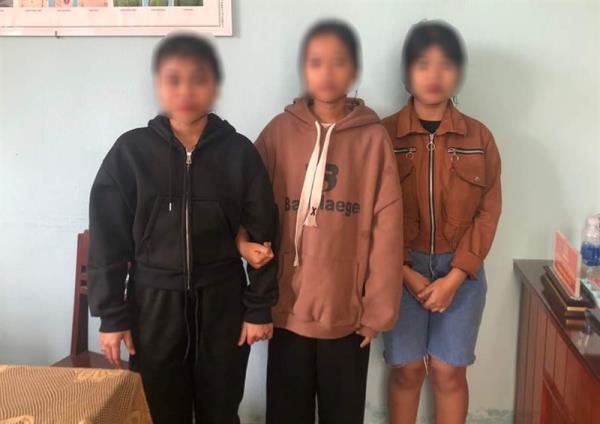 Cảnh báo thiếu nữ vùng cao bỏ học đi theo người lạ