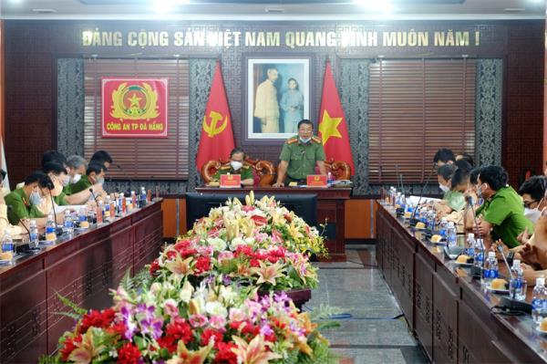 Xây dựng lực lượng 911 trong sạch, vững mạnh