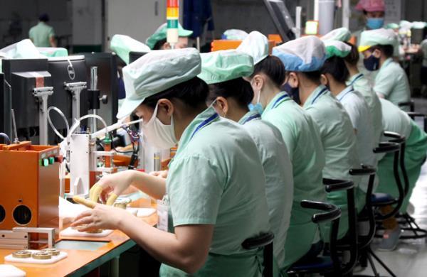 Doanh nghiệp xoay xở thế nào khi F0 tăng nhanh?