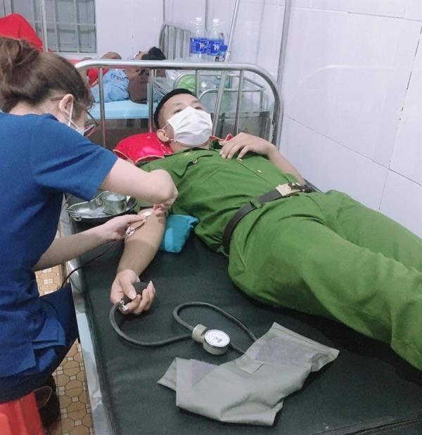 2 chiến sĩ Công an hiến máu hiếm cứu người