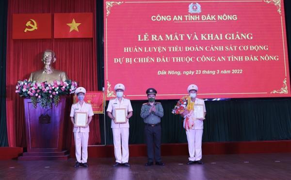 Công an Đắk Nông ra mắt và khai giảng huấn luyện Tiểu đoàn Cảnh sát cơ động dự bị chiến đấu